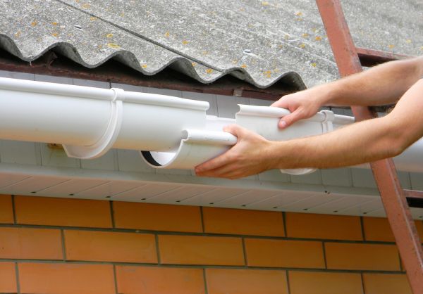 Cost of Gutter Hanging in College Station